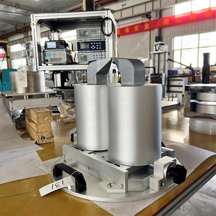 DXEG Clamp Laboratory Electromagnet 2